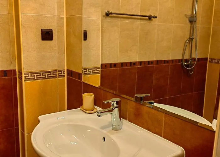 By The Hill Хостел